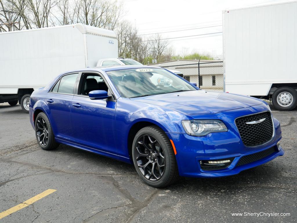 2019 Chrysler 300 S | 28866 - Paul Sherry Chrysler Dodge Jeep RAMPaul ...