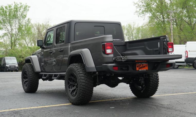 Lifted 2022 Jeep Gladiator - Rocky Ridge Trucks K2