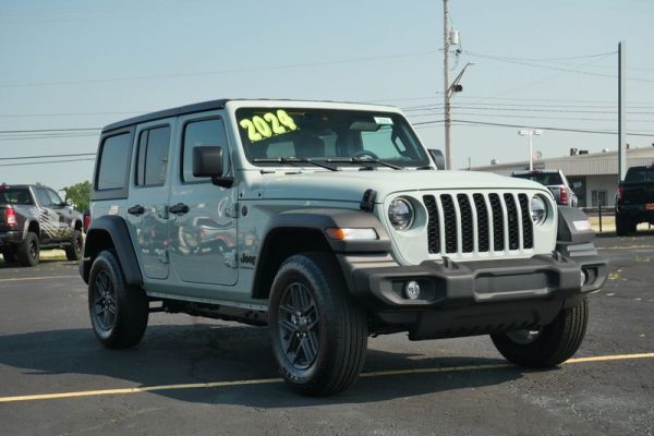 earl-clearcoat-2024-jeep-wrangler-unlimited-sport-s-4wd-suv-for-sale-piqua-ohio-30966T (13)