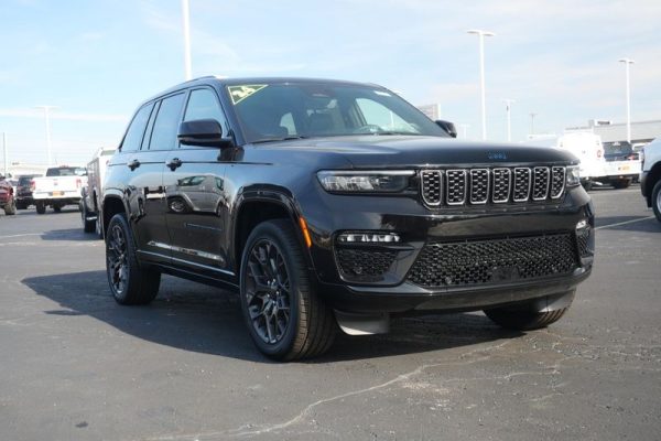 plug-in-hybrid-2024-jeep-grand-cherokee-summit-reserve-high-altitude-4xe-phev-31149T (13)