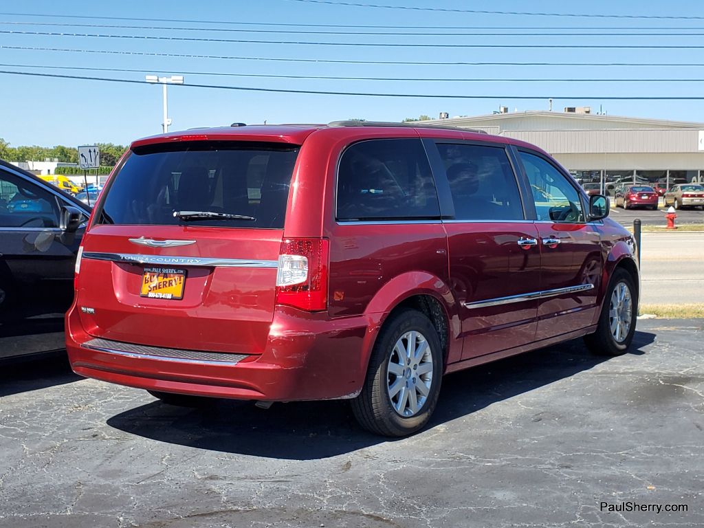 Used 2015 Chrysler Town & Country Touring with VIN 2C4RC1BG7FR662378 for sale in Piqua, OH