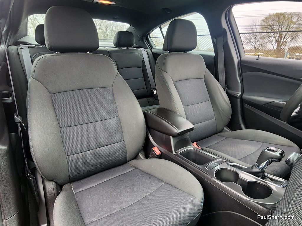 Used 2017 Chevrolet Cruze LT with VIN 1G1BE5SM9H7172417 for sale in Piqua, OH