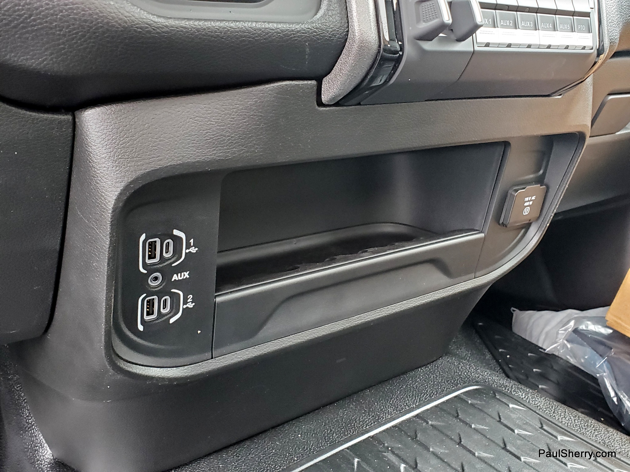 2026 RAM 3500 Chassis Tradesman - Photo 26