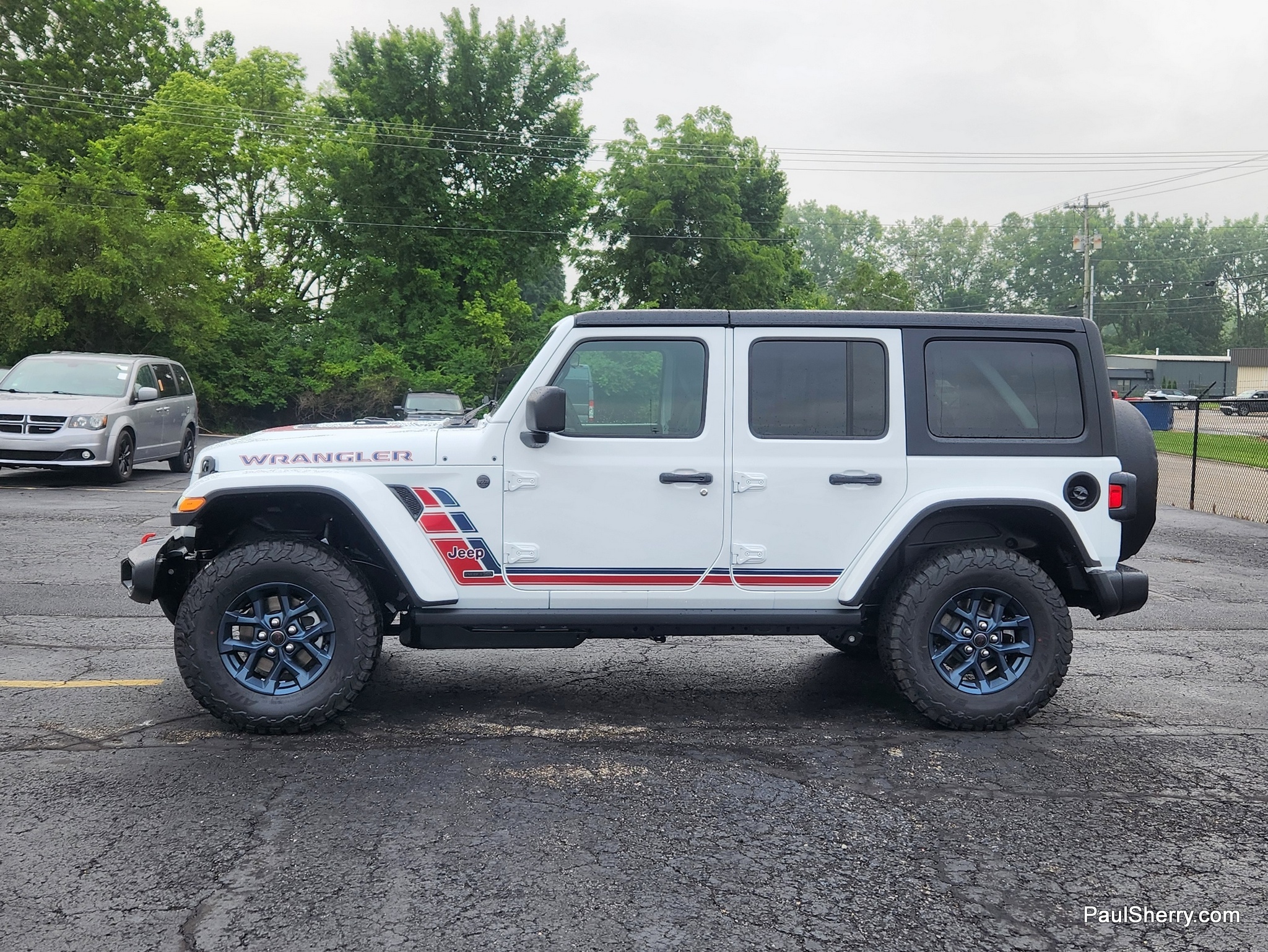 2026 Jeep Wrangler 4-Door Willys - Photo 13