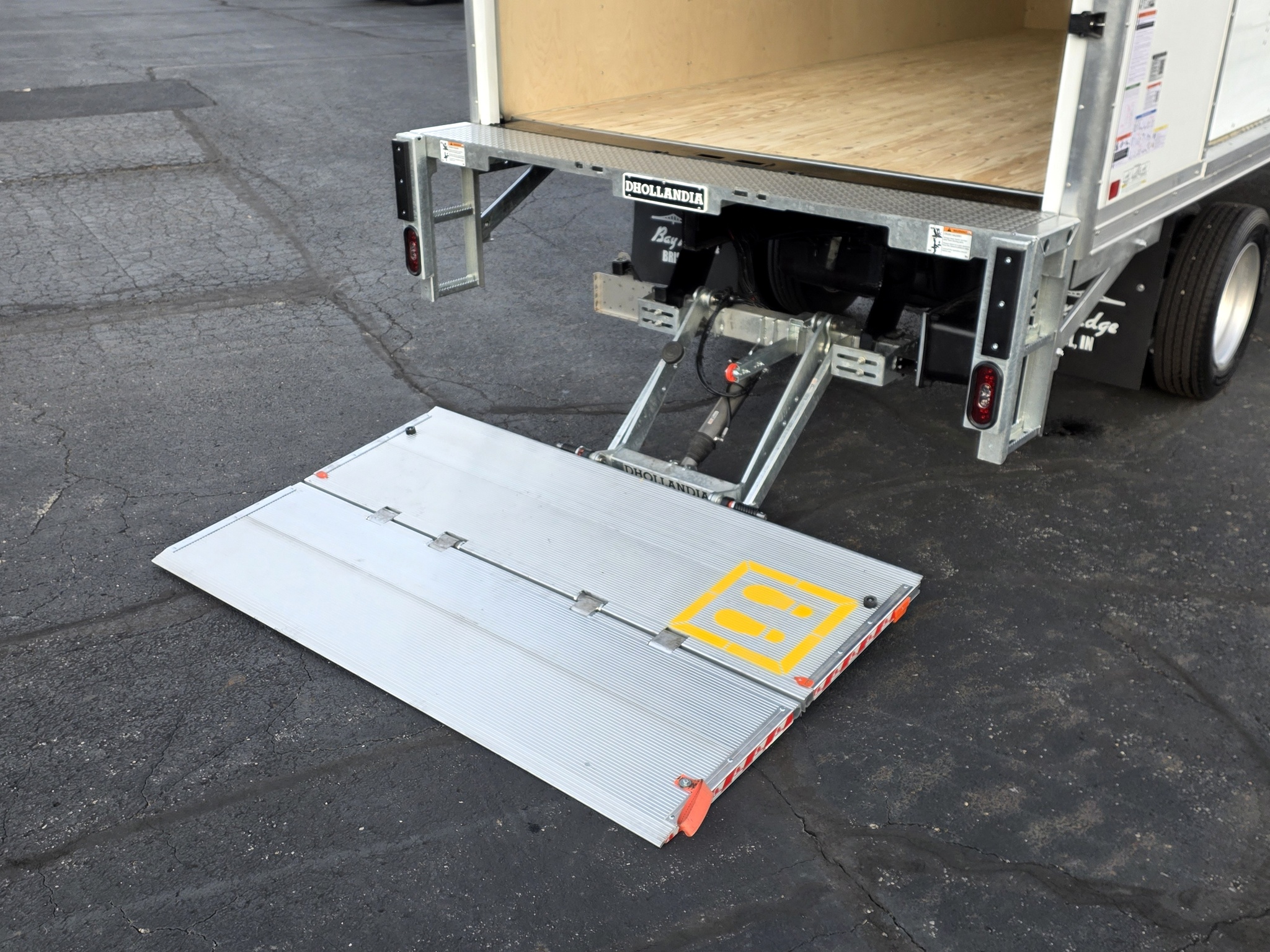 Dhollandia 2,500 lb power liftgate with aluminum deck on Ram 5500 box truck