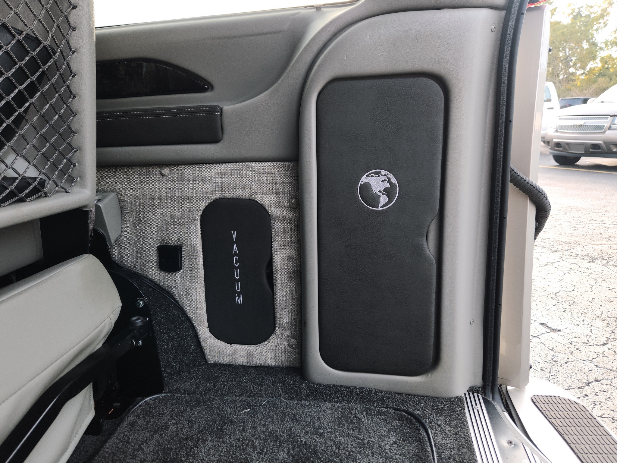 2022 GMC Savana Cargo Work Van - Photo 19