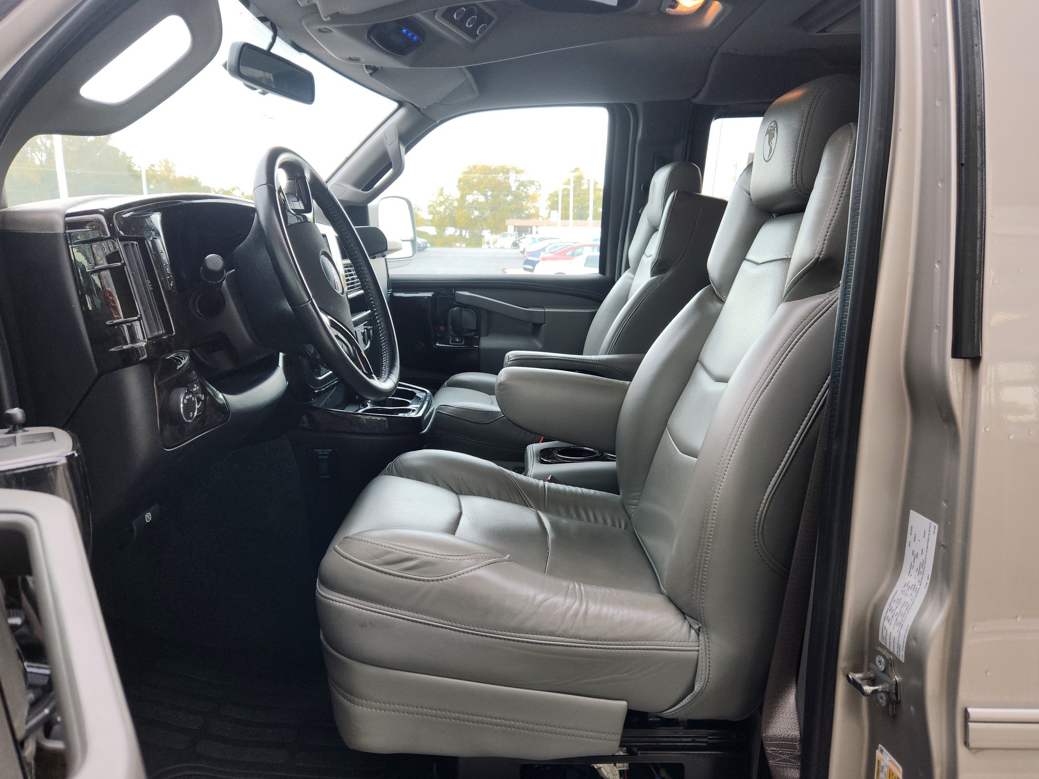 2022 GMC Savana Cargo Work Van - Photo 23