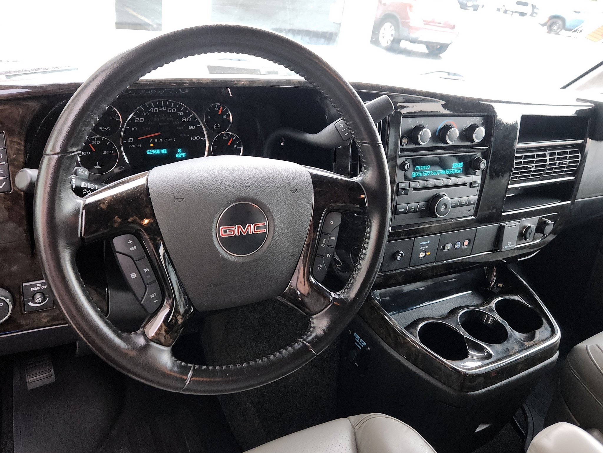 2022 GMC Savana Cargo Work Van - Photo 25