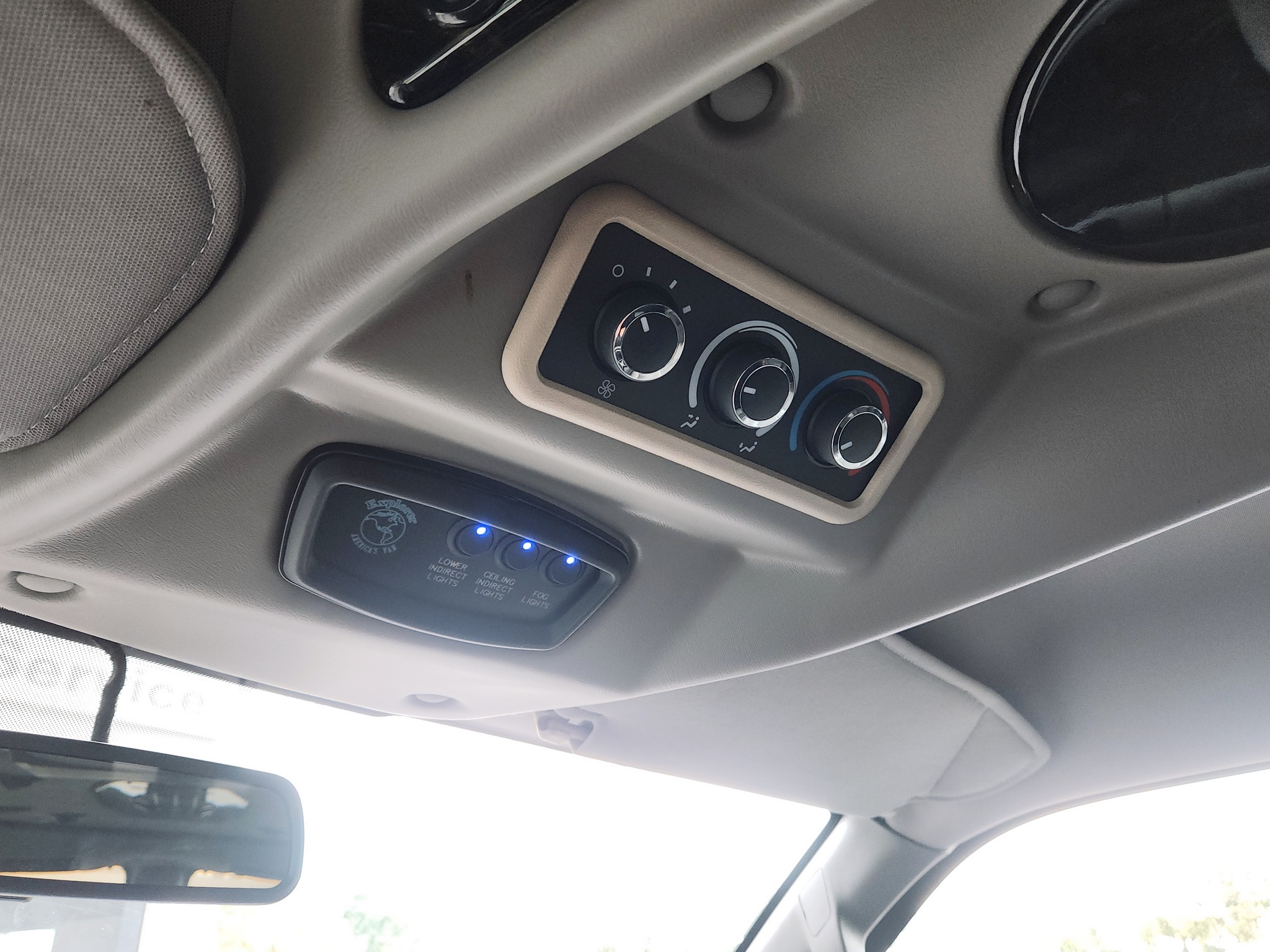 2022 GMC Savana Cargo Work Van - Photo 30