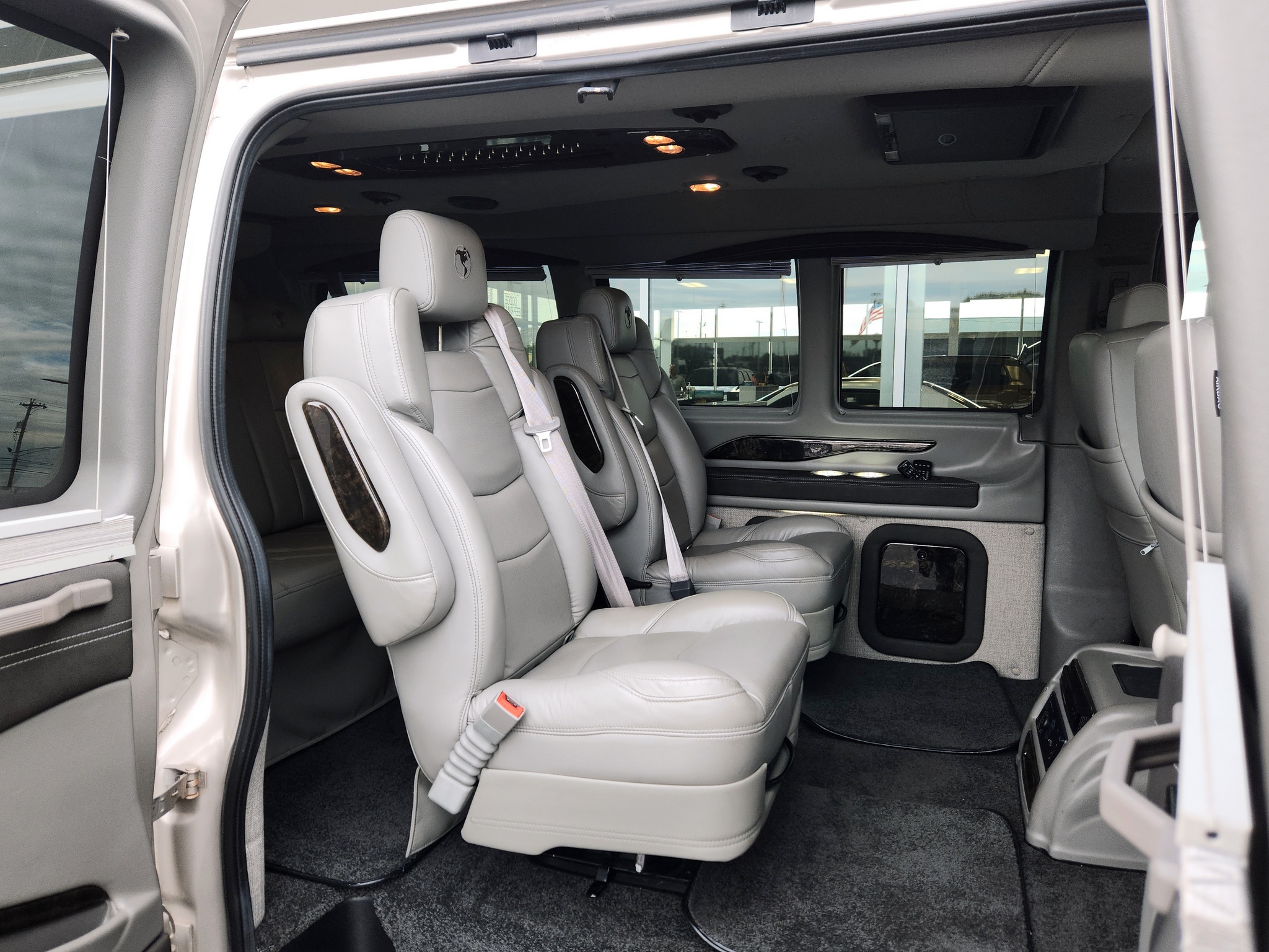 2022 GMC Savana Cargo Work Van - Photo 39