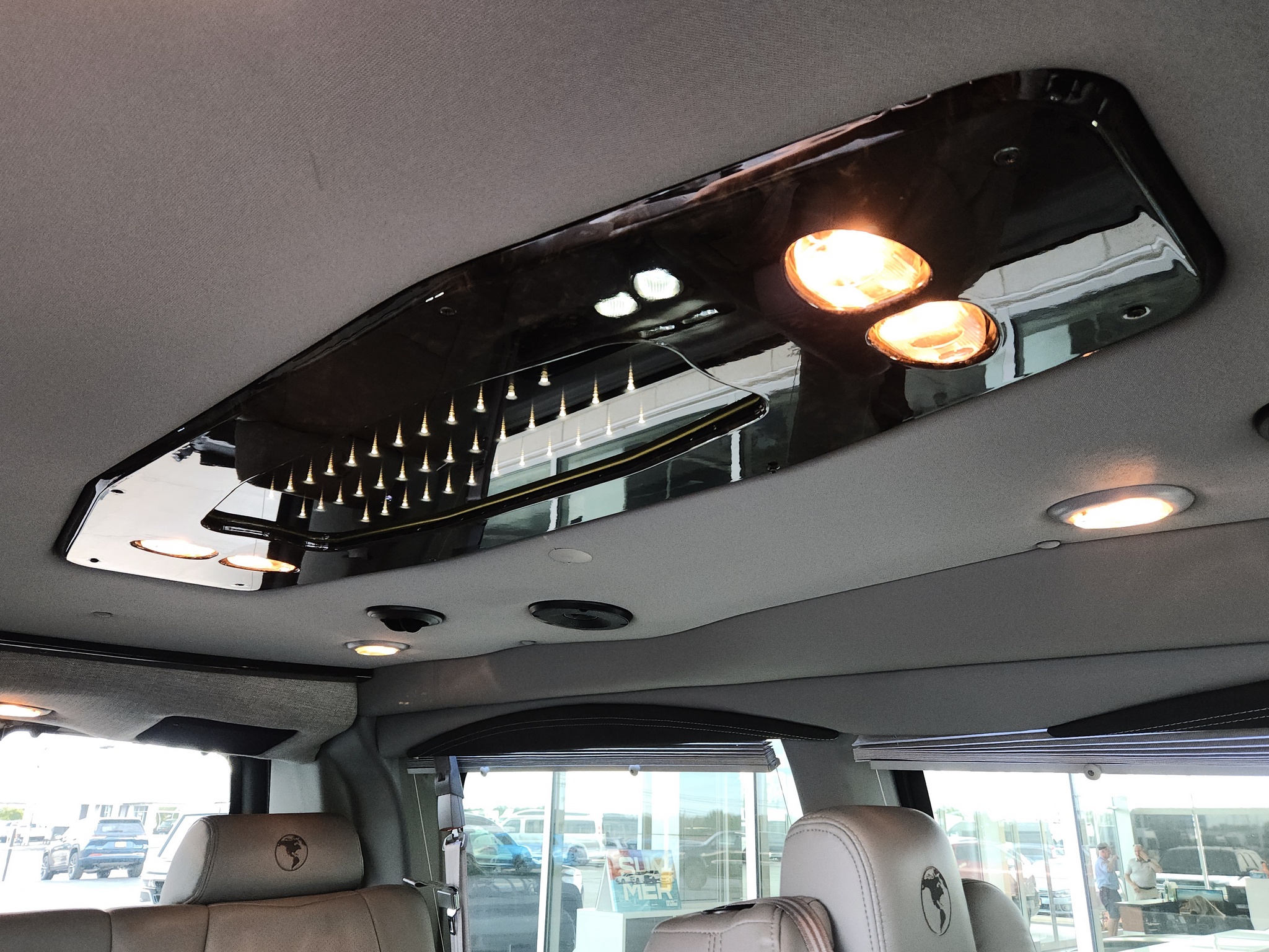 2022 GMC Savana Cargo Work Van - Photo 47