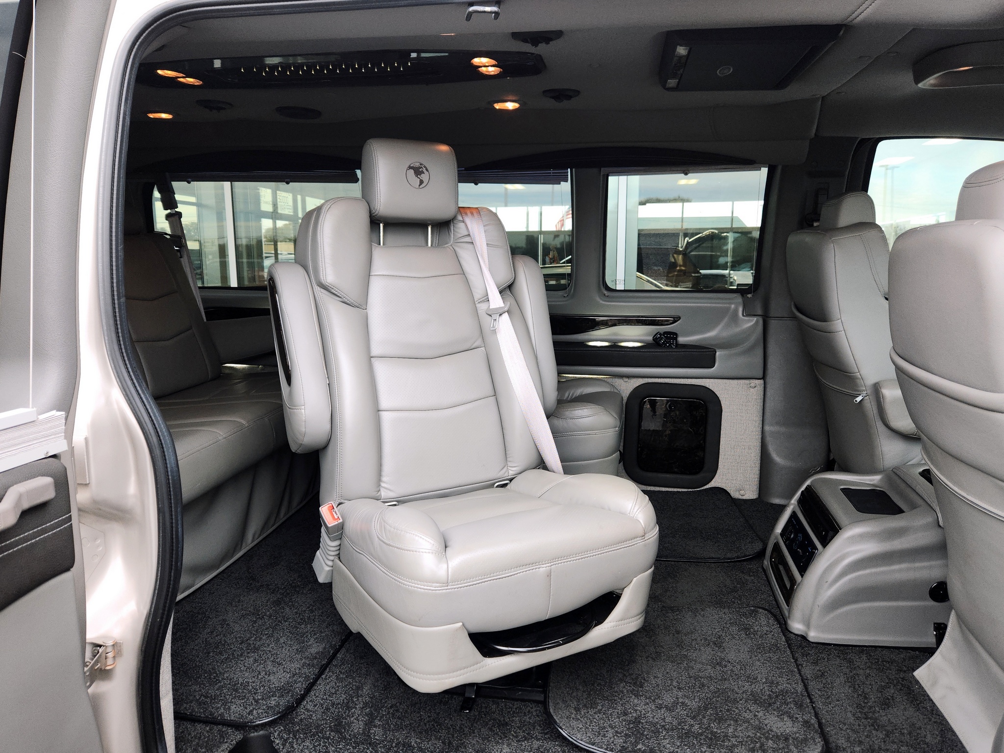 2022 GMC Savana Cargo Work Van - Photo 48
